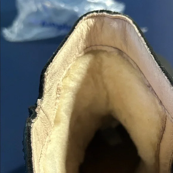 Women’s new UGG Black Leather ANKLE Boots. SIZE 10 - Picture 5 of 8